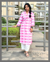 Load image into Gallery viewer, Pink Cotton Checks Printed Kurti For Women