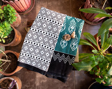 Load image into Gallery viewer, Bottle Green Black Pallu Printed Saree
