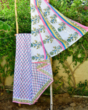 Load image into Gallery viewer, Peaceful White Mulmul Saree
